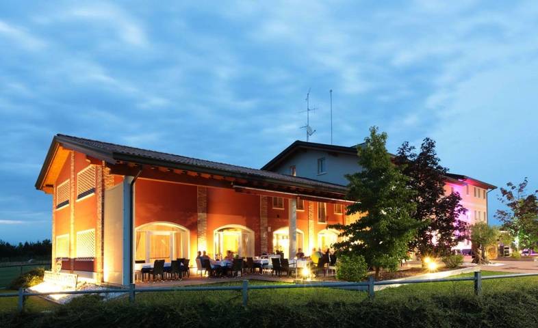 Rustico per 2 persone, con Terrazza e Giardino nonché Piscina in Friuli-Venezia Giulia