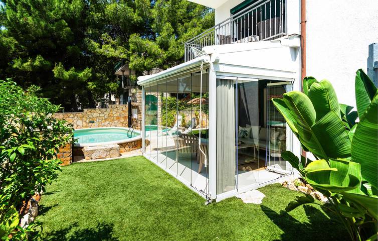 Gîte pour 4 personnes, avec terrasse et piscine dans Hvar - 4