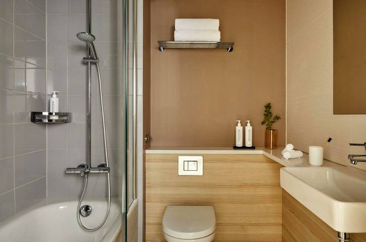 Hotel für 4 Personen, mit Ausblick in Hamburg-Nord