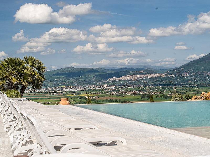 Tritt — Panoramic apartment for 2 people in Bettona with swimming pool in Bettona, Provincia de Perugia