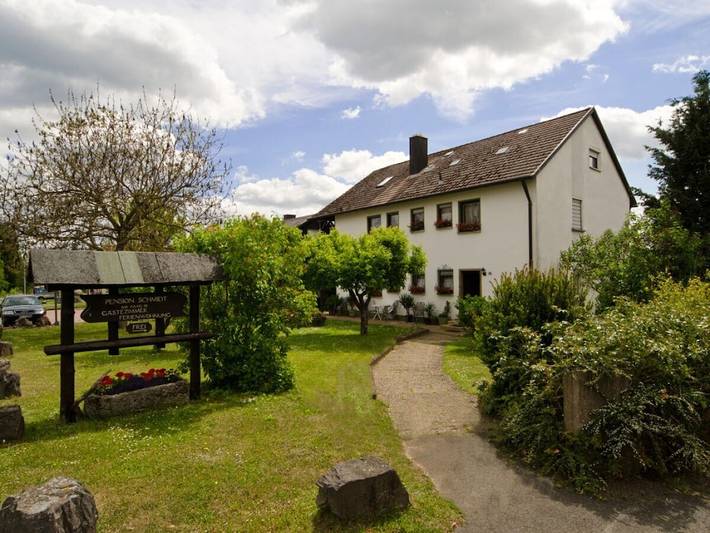 Ferienhaus für 6 Personen, mit Balkon und Terrasse sowie Garten