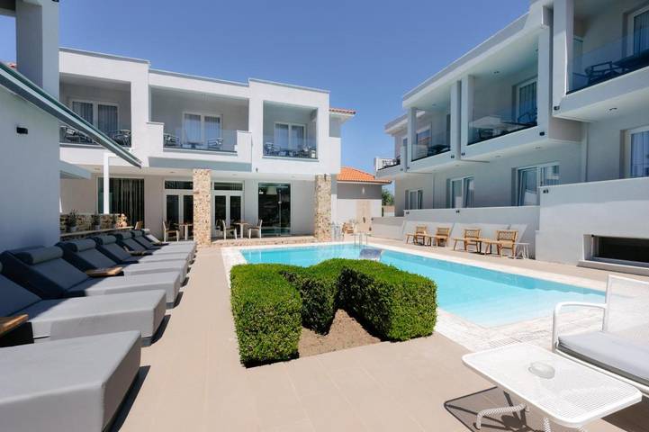 Hotel für 6 Personen, mit Ausblick und Pool sowie Garten und Kinderpool - 1