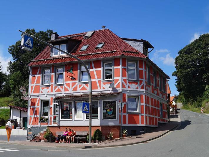 Ferienwohnung für 5 Personen, mit Balkon und Garten in Tanne