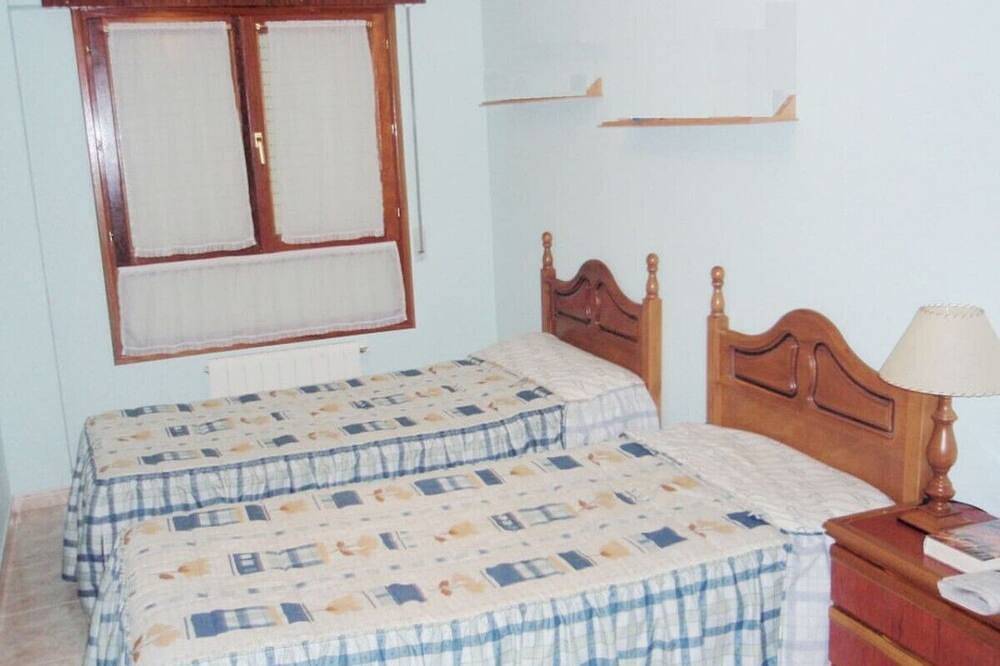 Entire apartment, Apto céntrico con piscina - Residencial Cilla 6022 in Noja, Cantabrian Coast