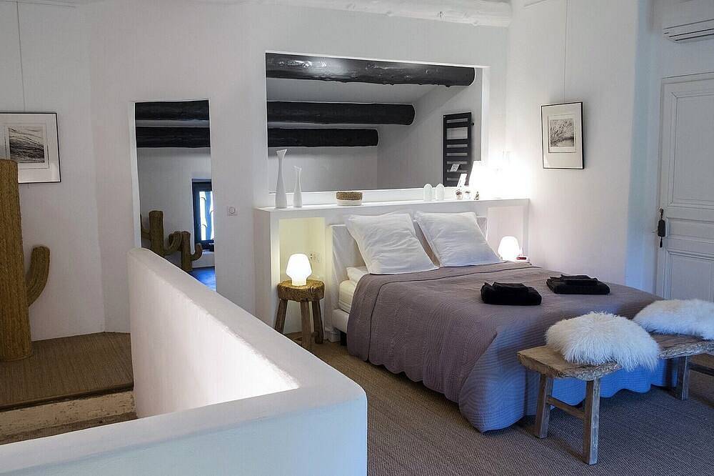 Magnificent farmhouse for 14 people with private pool near Alpilles in Châteaurenard, Arles region