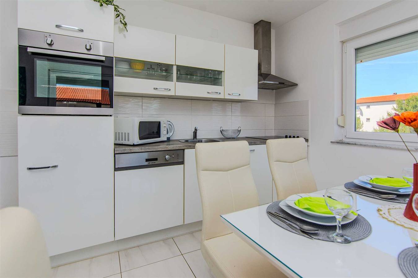 Geheel appartement, Vakantieappartement voor 6 personen met balkon/terras in Vir