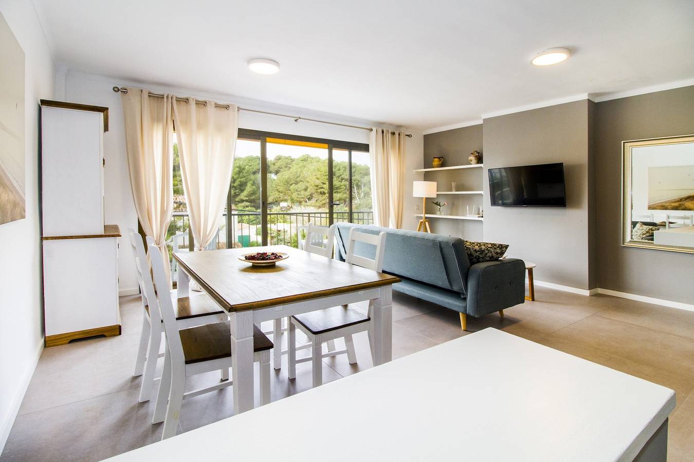 Apartamento entero, Apartamento 'Apartamento Ponent 2' con terraza privada, Wi-Fi y aire acondicionado in Cala Rajada, Capdepera