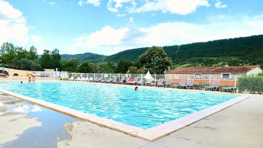 Location de vacances pour 6 personnes, avec piscine à Lussas - 4