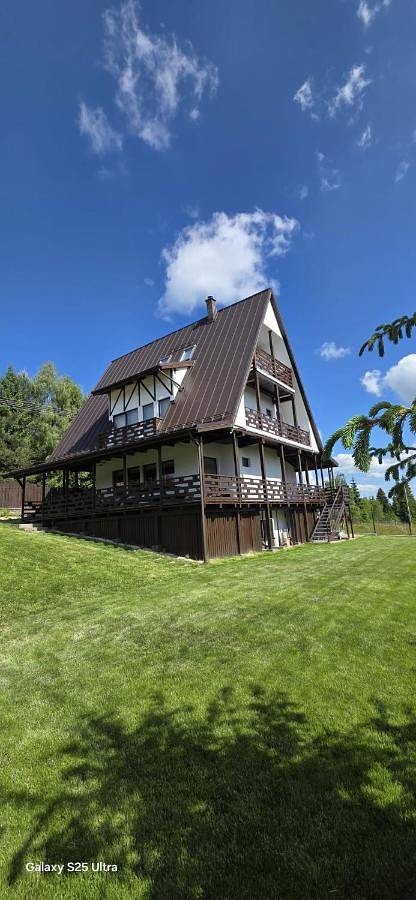 Villa pour 12 personnes, avec balcon et vue ainsi que sauna et jardin en Roumanie