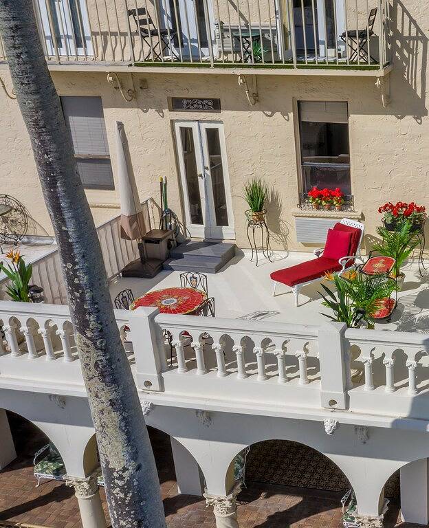 Ganze Wohnung, Sensational Palm Beach Island with Grand Terrace in Palm Beach, Palm Beach County