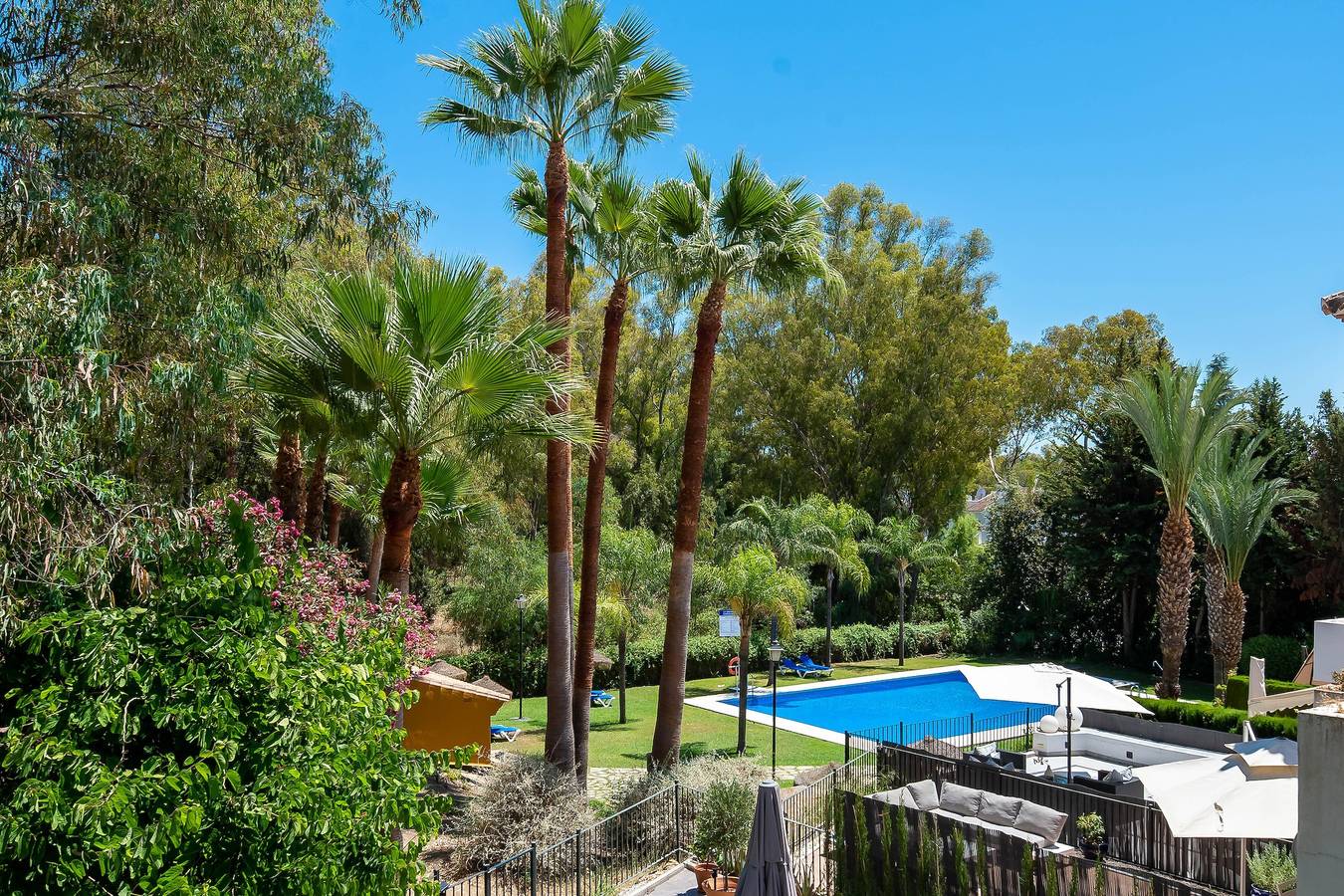Apartamento entero, Apartamento 'Señorio De Gonzaga In Marbella' con piscina compartida, Wi-Fi y aire acondicionado. in Nueva Andalucia Golf Valley, Marbella