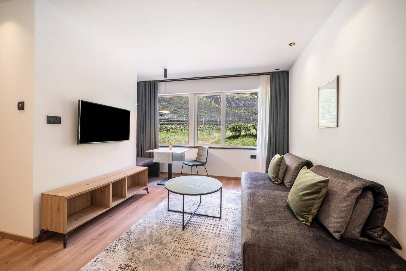 Ganze Wohnung, Ferienwohnung 'Thanhammer Kreuth' mit Bergblick, Gemeinschaftsterrasse und Schwimmbad in Oberkreuth, Terlan