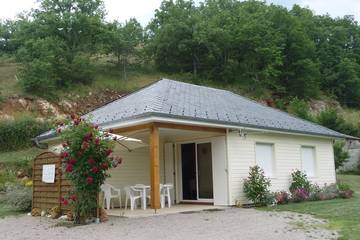 Location de vacances pour 5 personnes, avec jardin et terrasse dans Bourgs sur Colagne