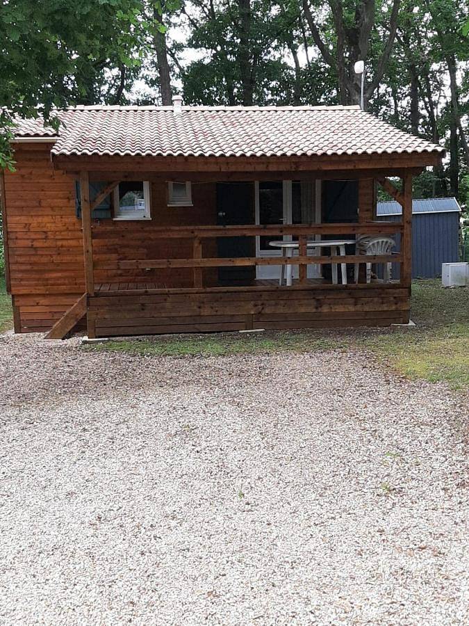 Gîte pour 5 personnes, avec terrasse et piscine ainsi que jardin et bassin pour enfant à Marcilly-sur-Eure
