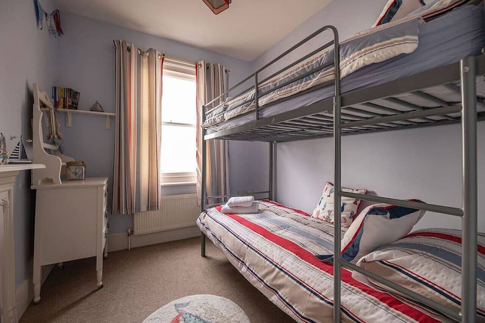 Period Townhouse w/ garden in Central Broadstairs in Botany Bay, Kent