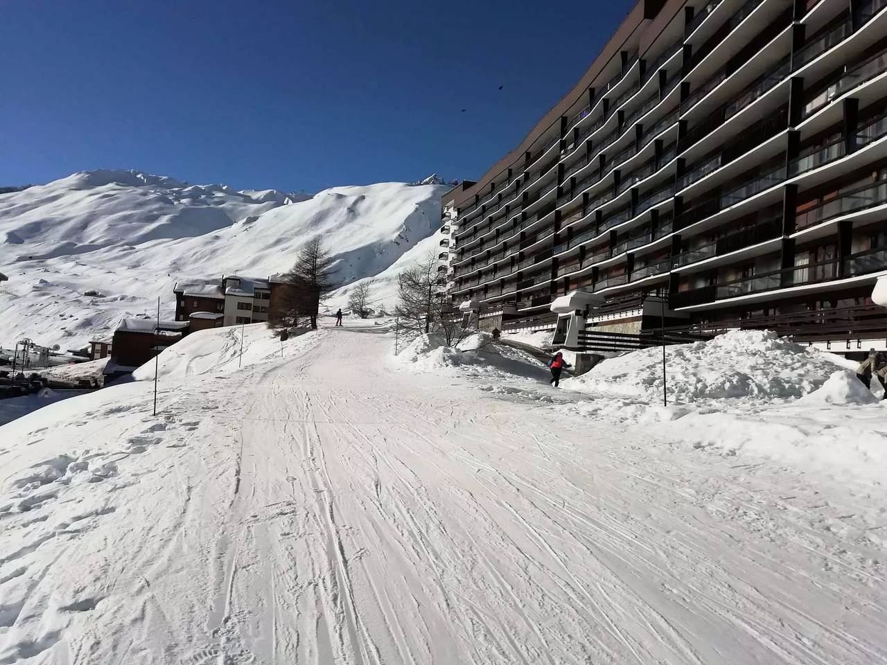 Studio entier, Studio 4 personnes à Tignes ski aux pieds et proche des commerces dans le quartier du Lac. Vue imprenable sur le Lac. in Tignes, Parc National de la Vanoise