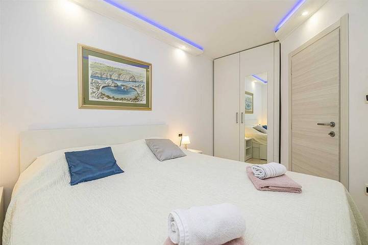 Ganze Wohnung, Wohnung Jenny 2 mit Pool in Pinezici, Krk