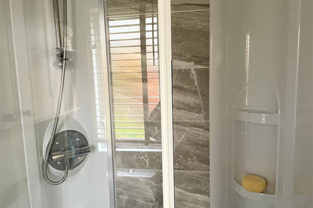 Avon Rose Stunning Dog-Friendly Caravan on Rockley Park, Poole Harbour, Dorset in Poole, Poole Harbour