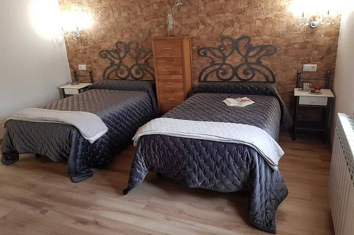 Casa turística adaptada minusválidos. Grupos entre 12/14 personas. in Zorraquín, Provincia de La Rioja