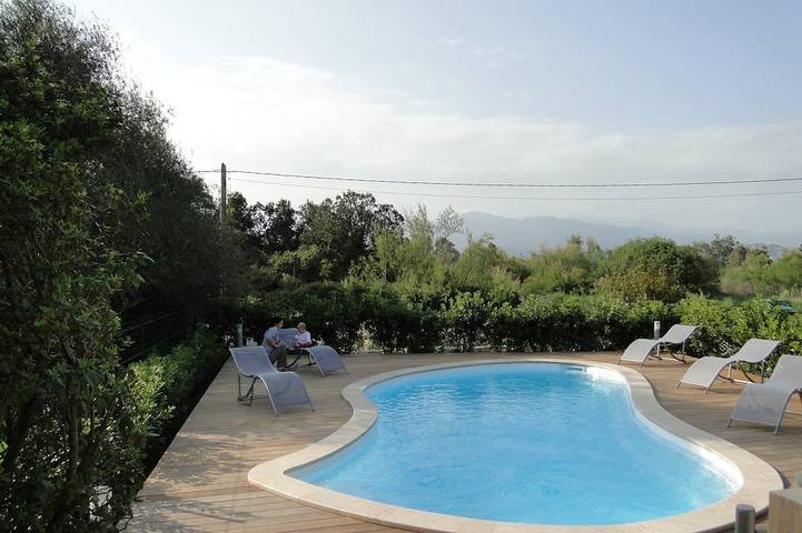 Location de vacances pour 7 personnes, avec Terrasse et Jardin dans Office de Tourisme Porto Vecchio Sud Corse