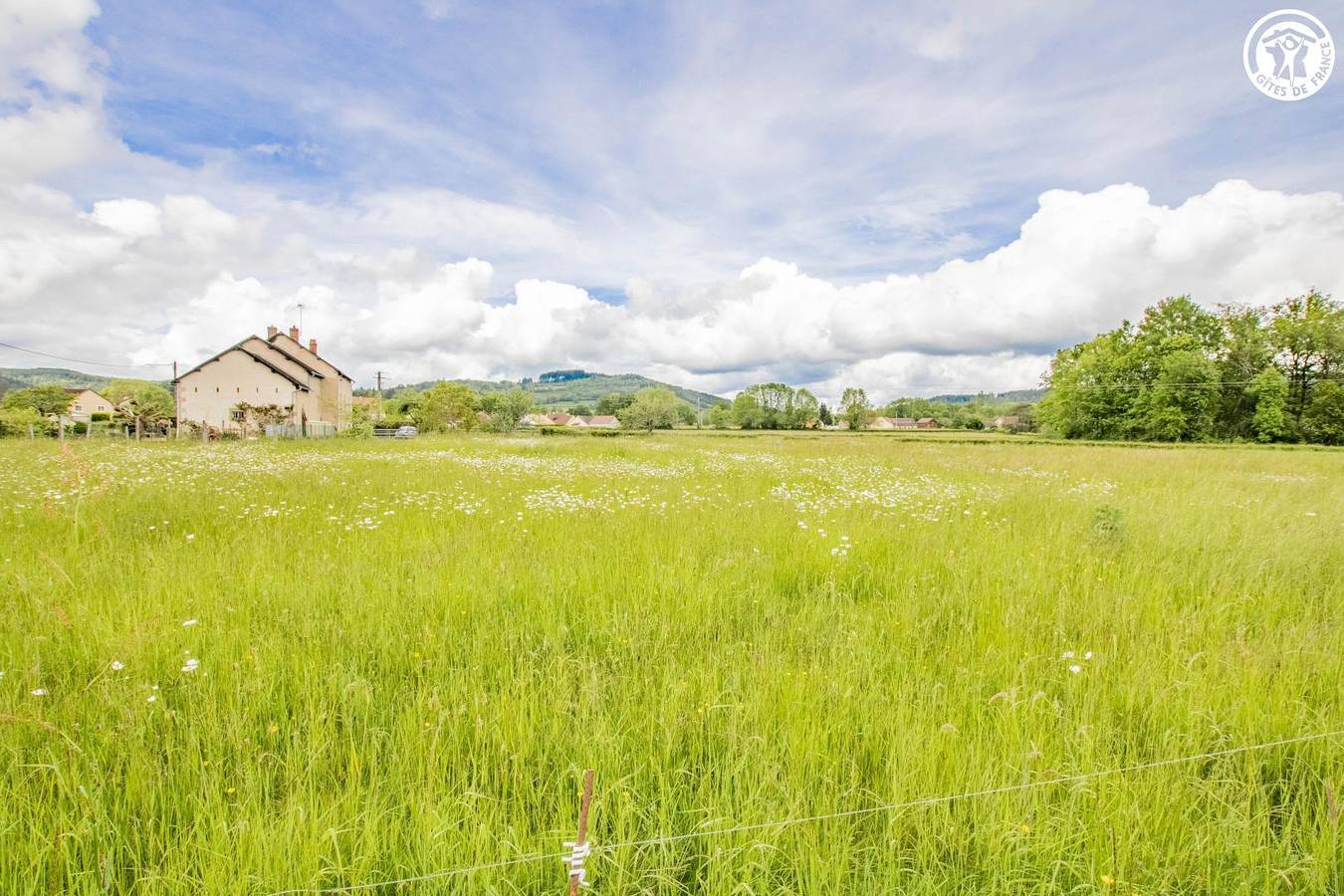 La Petite Folie de Clothilde in La Celle-en-Morvan, Région d'Autun