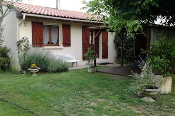Gîte pour 4 personnes, avec terrasse et jardin à Naujac-sur-Mer