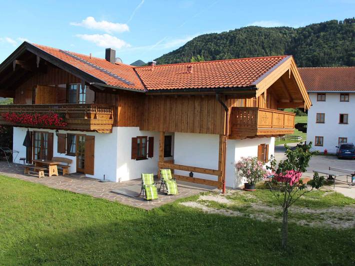 Ferienhaus für 2 Personen, mit Balkon und Garten sowie Seeblick am Chiemsee