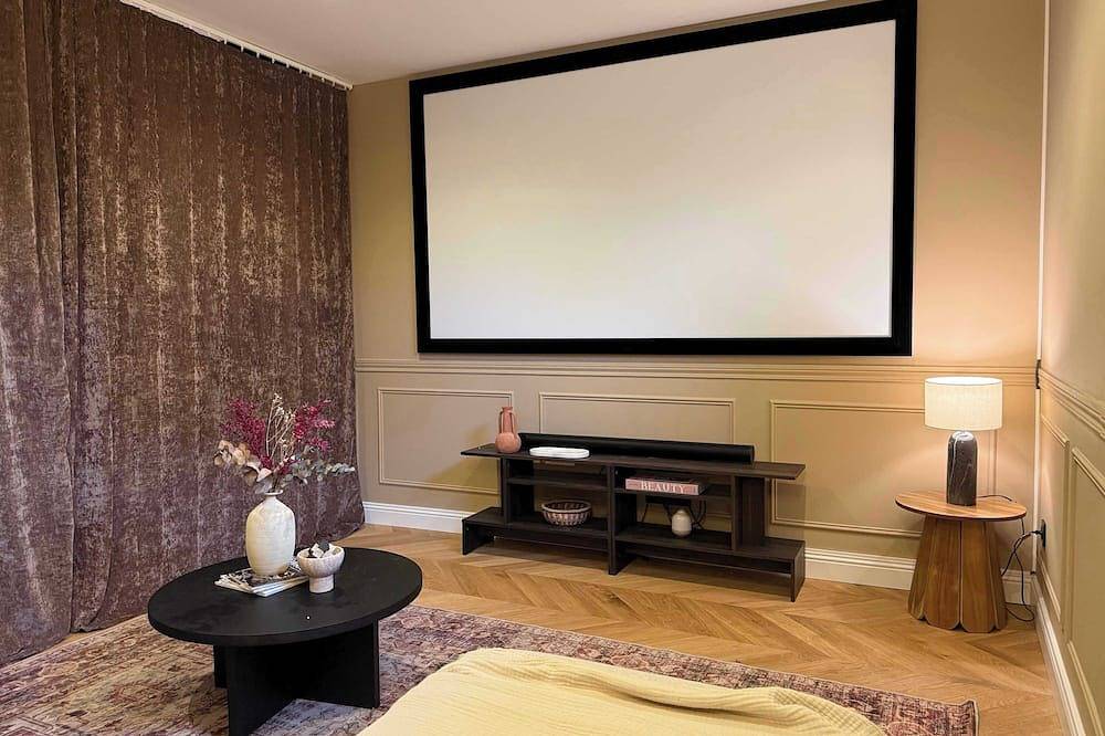 Tour du 18eme, Spa et Cinéma 4k, 1 chambre, 1 Sdb in Villenave-d'Ornon, Bordeaux und Umgebung