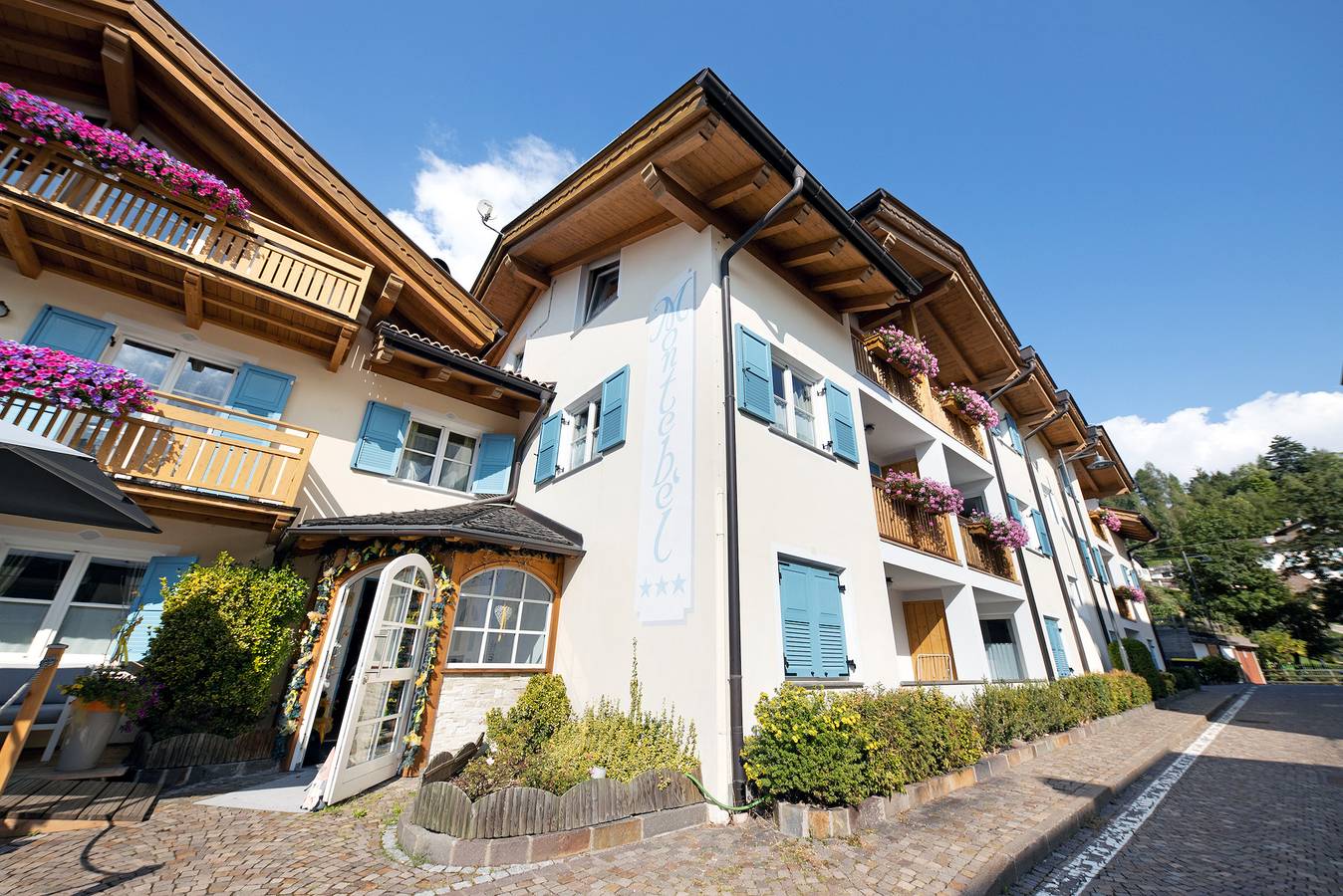 Appartamento intero, Appartamento "Residence Montebel Studio" con vista sulle montagne, idromassaggio e sauna in Tesero, Dolomiti di Fiemme