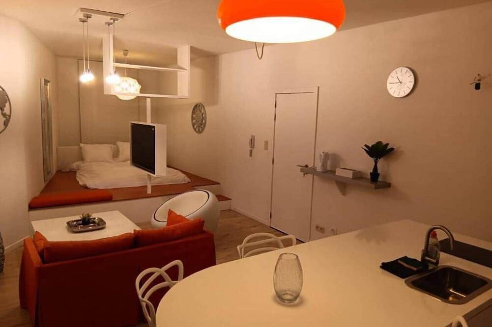 Geheel appartement, The Luxury White Suite in Jumet, Charleroi