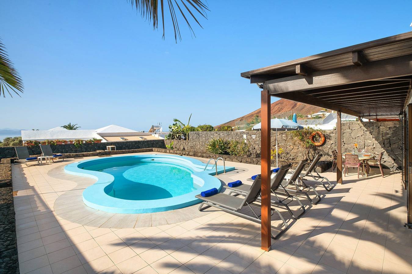 Casa de vacaciones "Villa Fernando" con vistas al mar, piscina privada y Wi-Fi in Playa Blanca, Yaiza