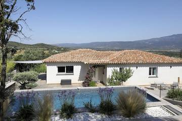 Villa pour 4 personnes, avec jardin et terrasse à Figari