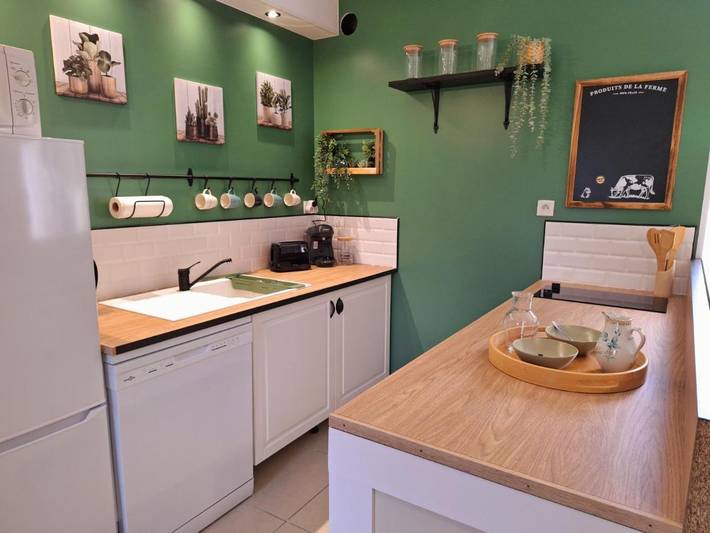 Location de vacances pour 4 personnes, avec Terrasse et Jardin dans Folligny