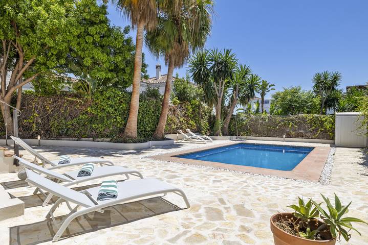 Casa rural para 11 personas, con Balcón además de Terraza y Jardín en San Pedro Alcántara - 4