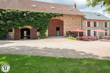 Gîte pour 19 personnes, avec jardin à Saint-Julien-la-Geneste