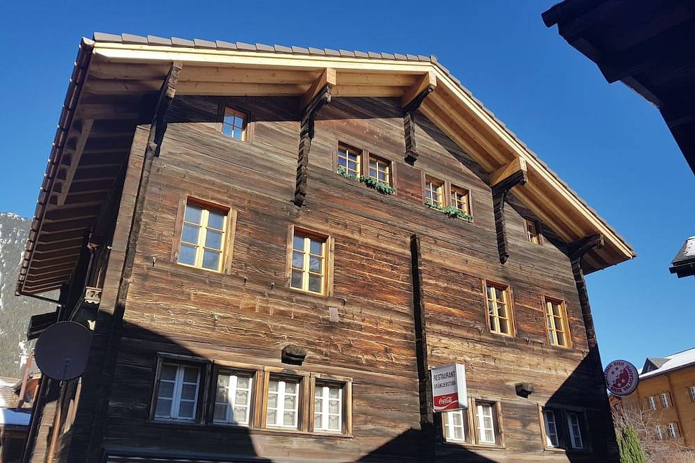 Ganze Wohnung, Ferienwohnung mit Restaurant am Aletschgletscher in den Walliser Alpen<br> in Grengiols, Aletsch Arena