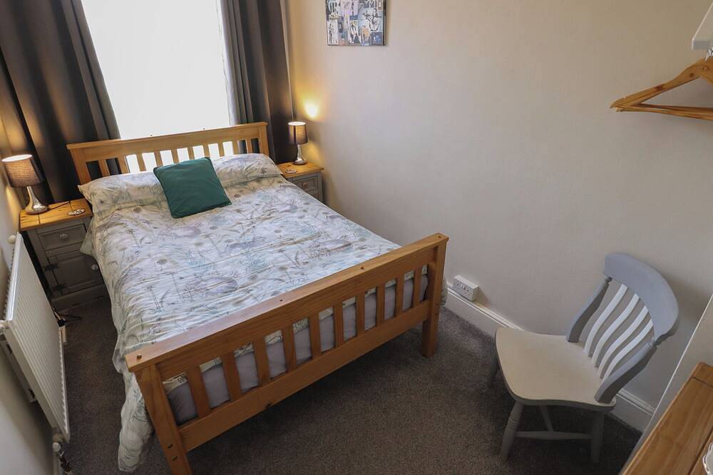Pankhurst Cottage, pet friendly, with a garden in Louth in Louth, Lincolnshire