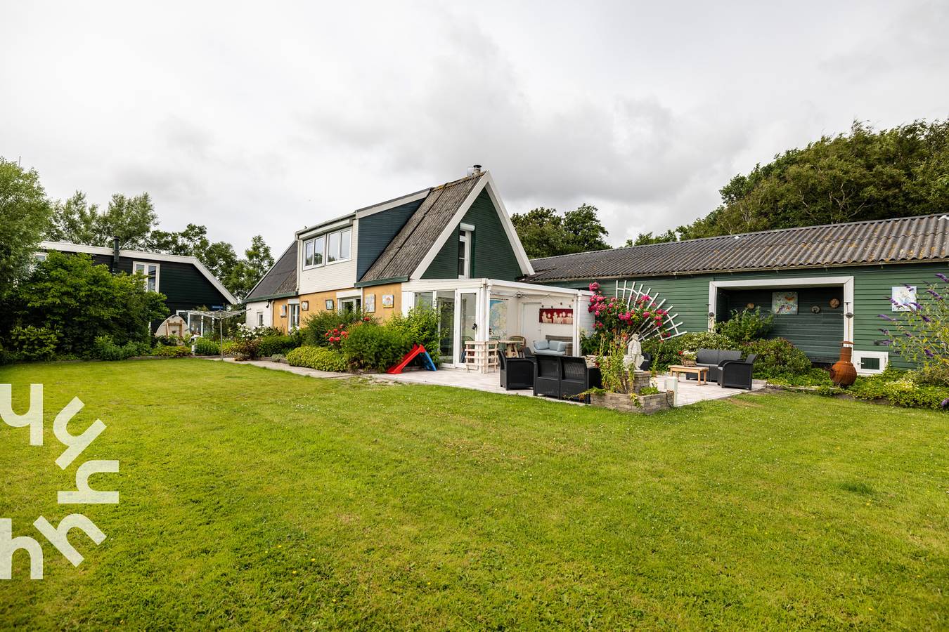Schön gelegenes 12-Personen-Ferienhaus mit großem Garten in Burgerburg in Noord-Holland in Noord-Holland - Nordseeküste