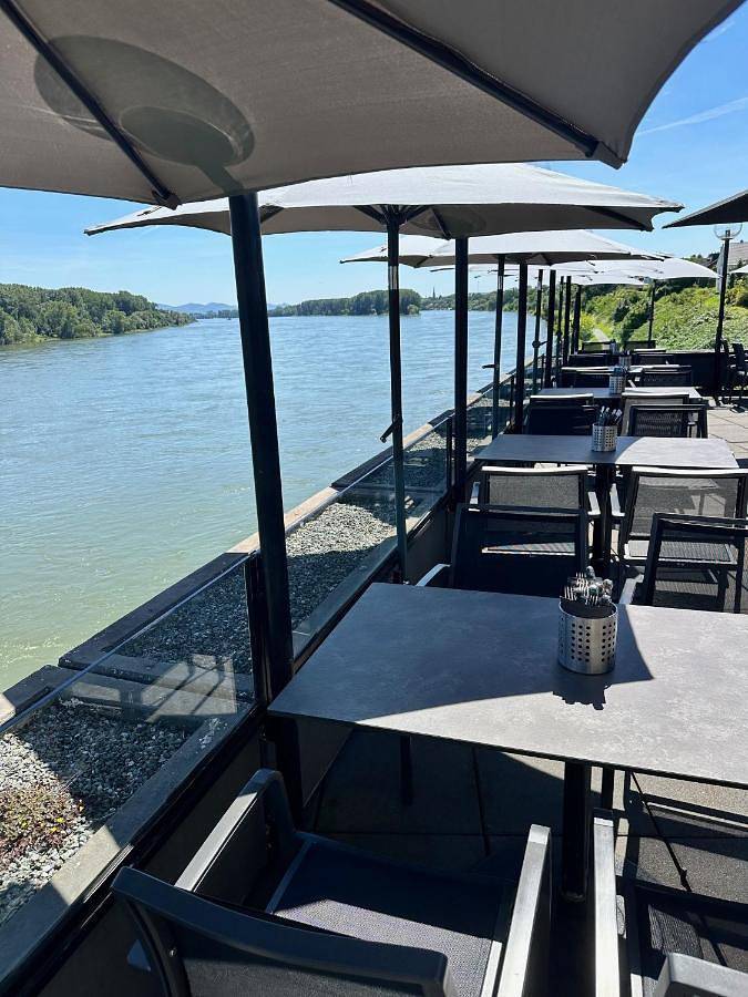 Hotel für 2 Personen, mit Terrasse und Ausblick sowie Seeblick, mit Haustier in Bonn und Umgebung - 3