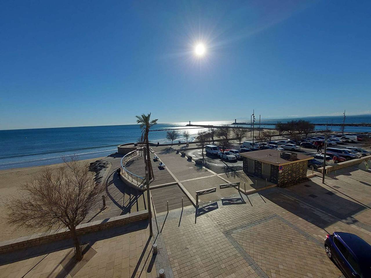 Studio entier, Studio cabine 4 personnes, terrasse, parking, Grau d'Agde in Grau-d'Agde, Agde