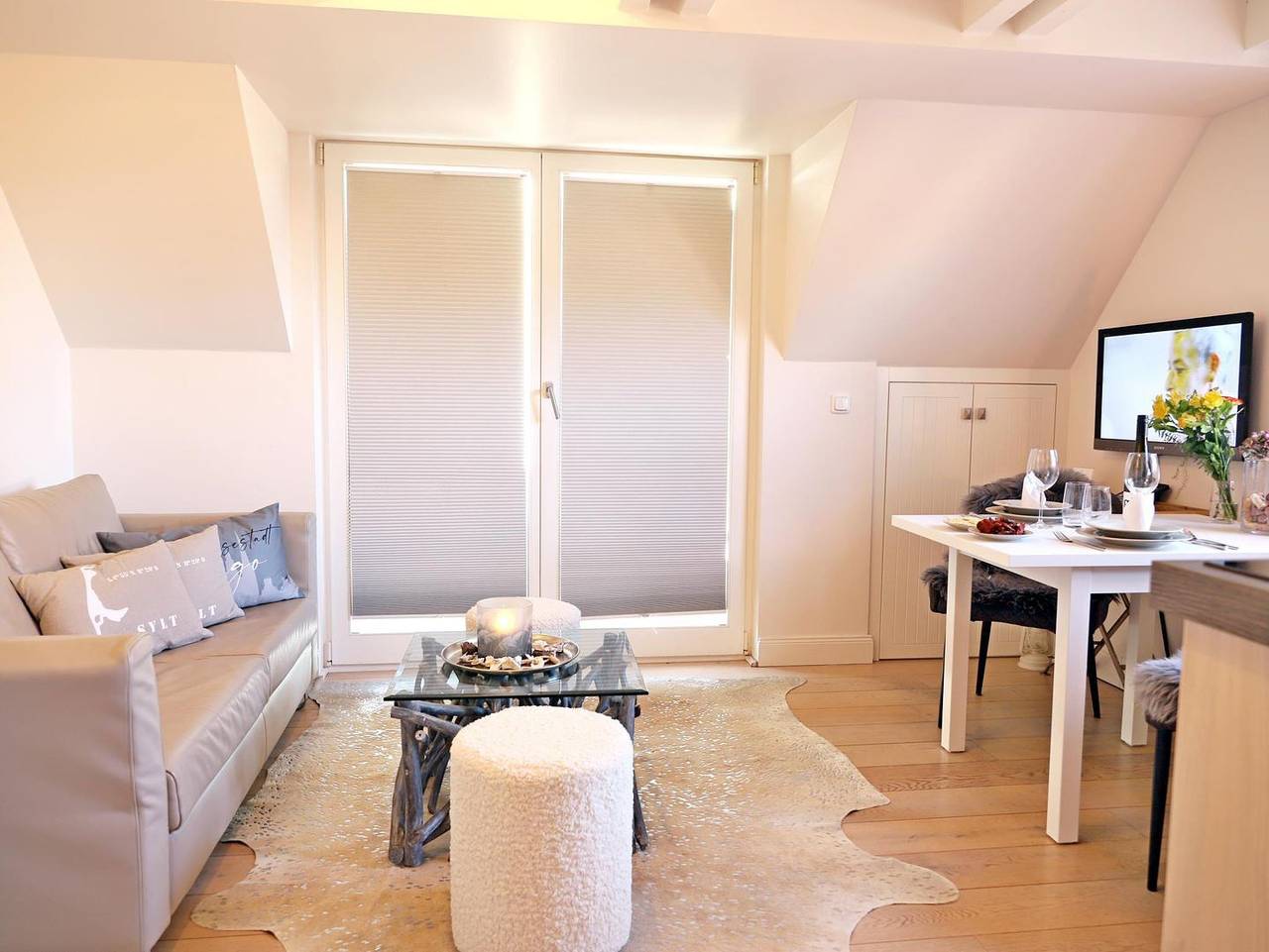 Ganze Wohnung, Exklusive Ferienwohnung in List – Meerblick, Süd-Balkon, zentral gelegen in List (Sylt), Sylt