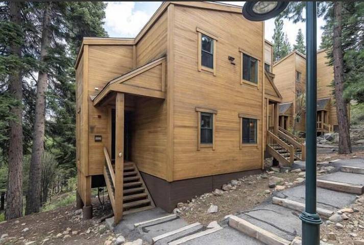 Villa for 6 people, with pool and hot tub as well as balcony by Lake Tahoe