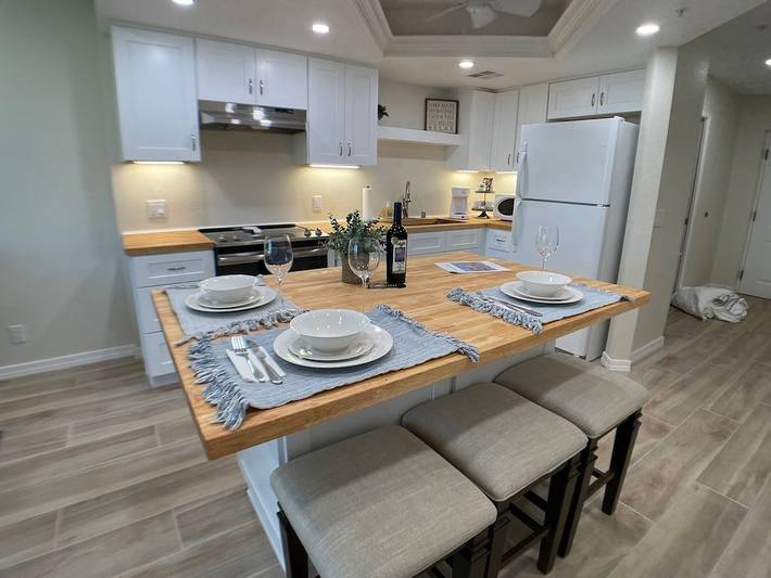 Ferienwohnung für 6 Personen, mit Pool und Whirlpool sowie Balkon - 1