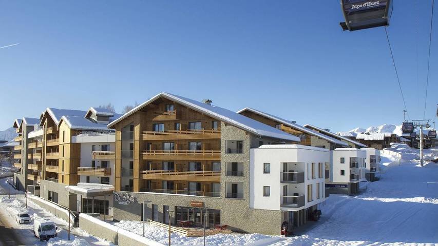 Chalet pour 9 personnes, avec piscine et balcon, animaux acceptés à Huez