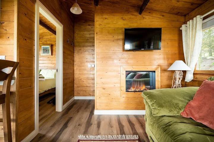 Private luxury log cabin with hot tub and stunning views! in Grafschaft Antrim
