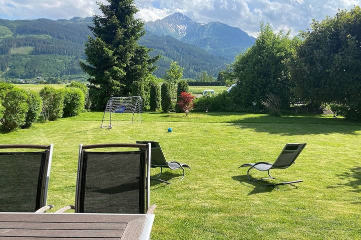 Bauernhof für 9 Personen, mit Sauna und Balkon sowie Garten in Zell am See
