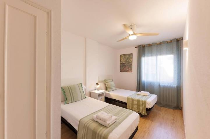 Apartamento entero, Bravissimo Princesa, apartamento de 3 dormitorios in Gerona, Gironés