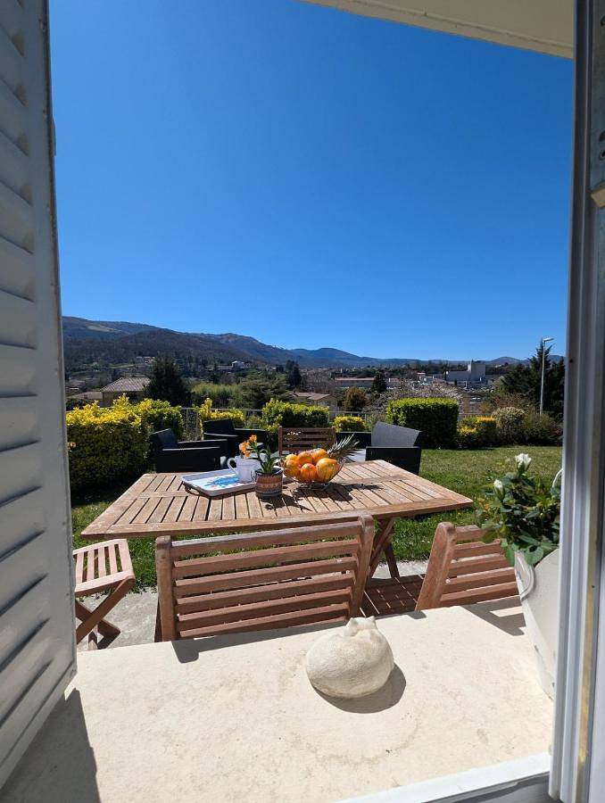 Apartamento para 4 personas, con terraza y vistas en Foix