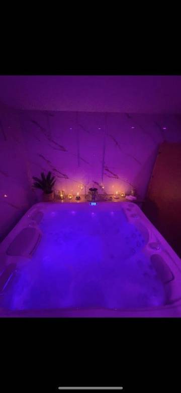 Hôtel pour 2 personnes, avec sauna ainsi que jacuzzi et terrasse à Saint-Lyé