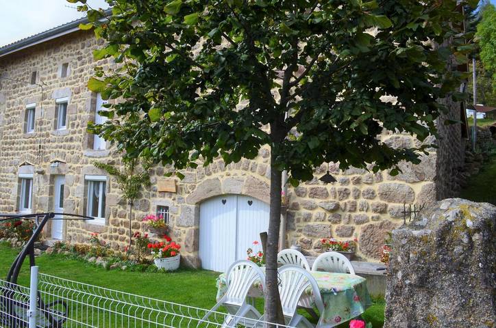 Gîte pour 5 personnes, avec Terrasse ainsi que Jardin et Vue